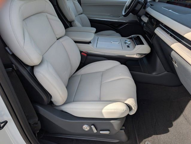 New 2026 Lincoln Navigator Reserve image 28