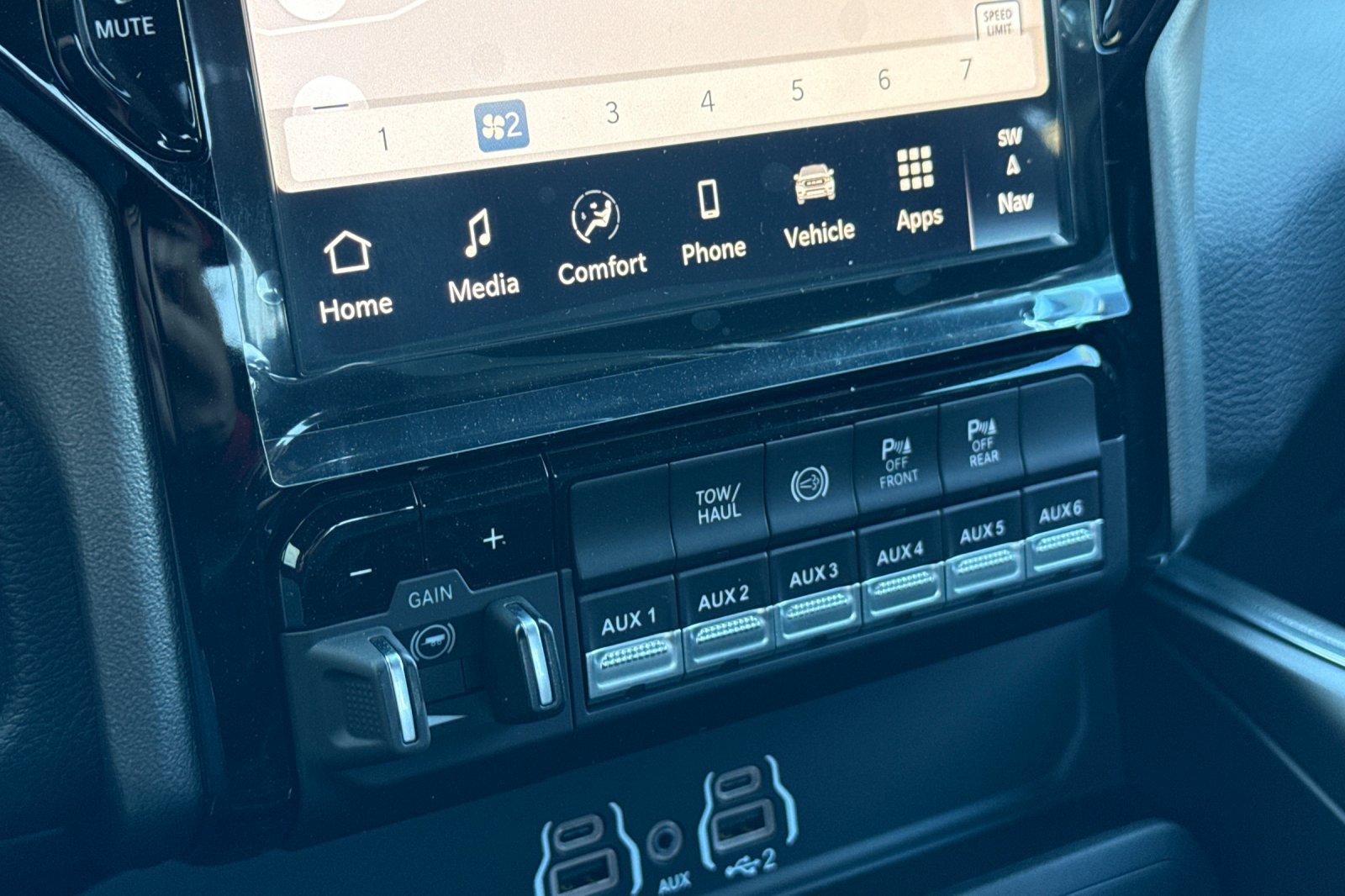 New 2026 RAM 3500 Big Horn AWD/4WD image 21