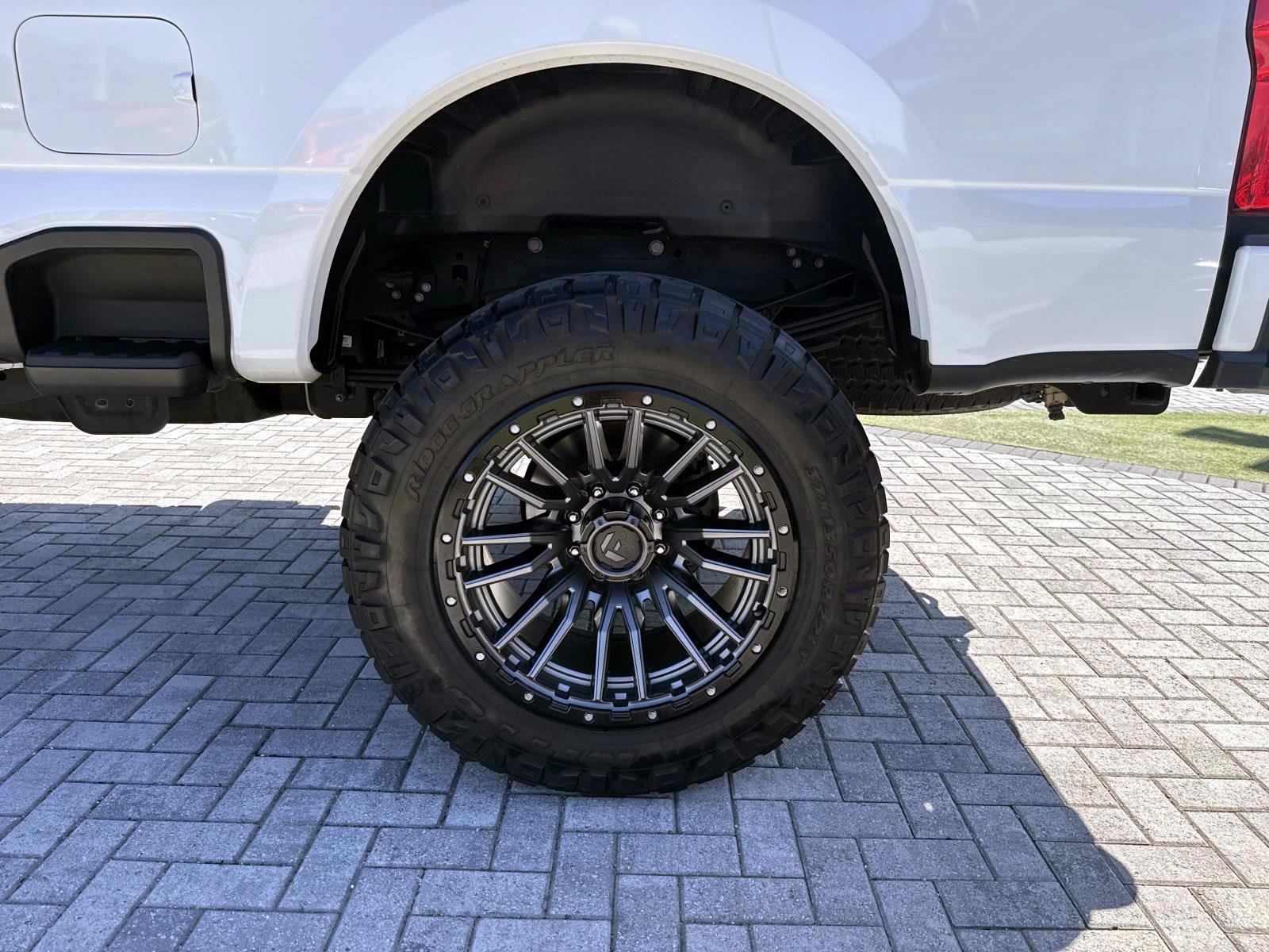 Used 2024 Ford F350 Platinum AWD/4WD image 11