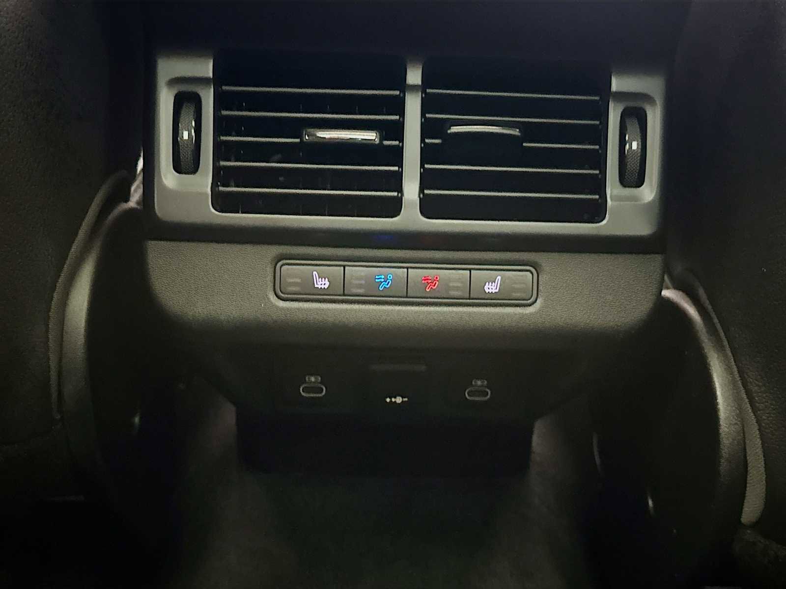 Used 2025 Land Rover Range Rover Evoque S image 24