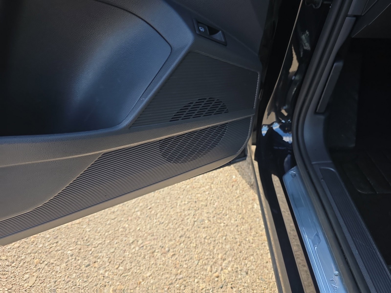 Certified 2023 Volkswagen Taos SE w/ Black Wheel Package image 27