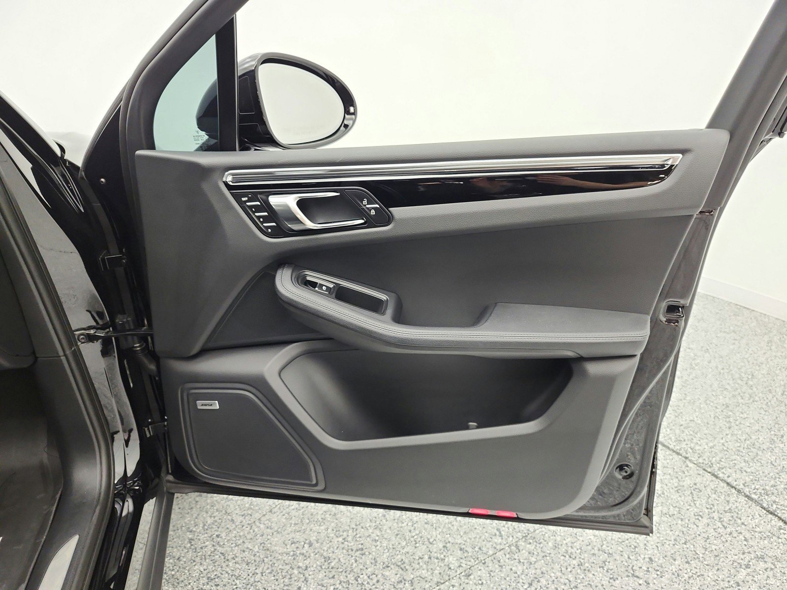 Used 2025 Porsche Macan S image 20