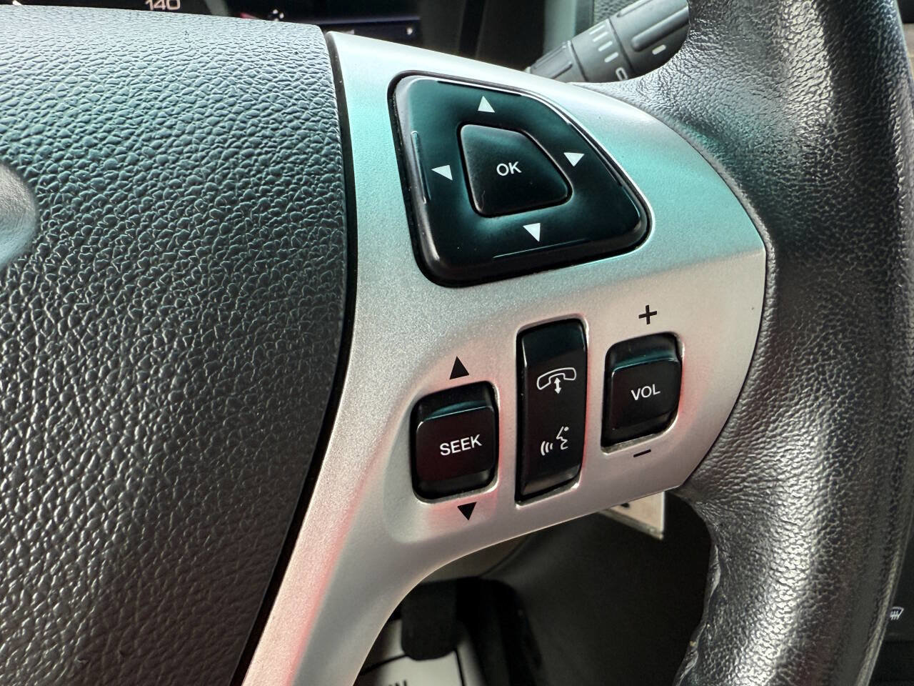 Used 2014 Ford Explorer XLT w/ Equipment Group 202A image 2