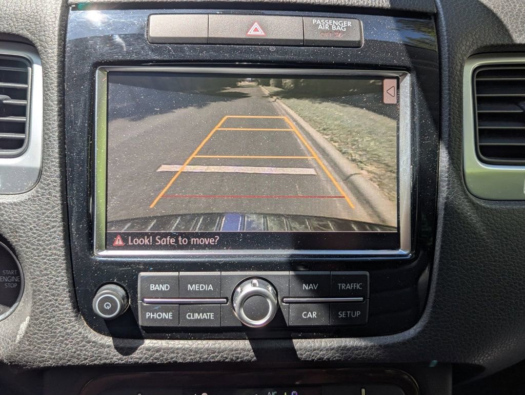 Used 2014 Volkswagen Touareg TDI AWD/4WD image 25