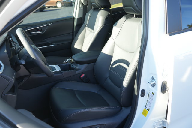 Used 2025 Toyota RAV4 XLE Premium w/ Weather Package FWD image 23