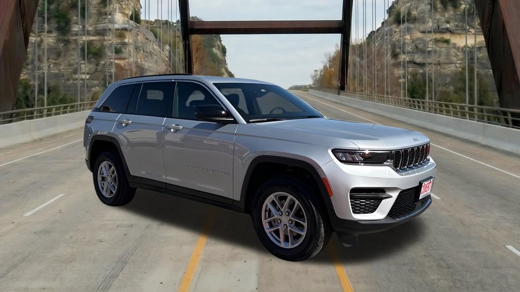 New 2026 Jeep Grand Cherokee Laredo RWD image 1