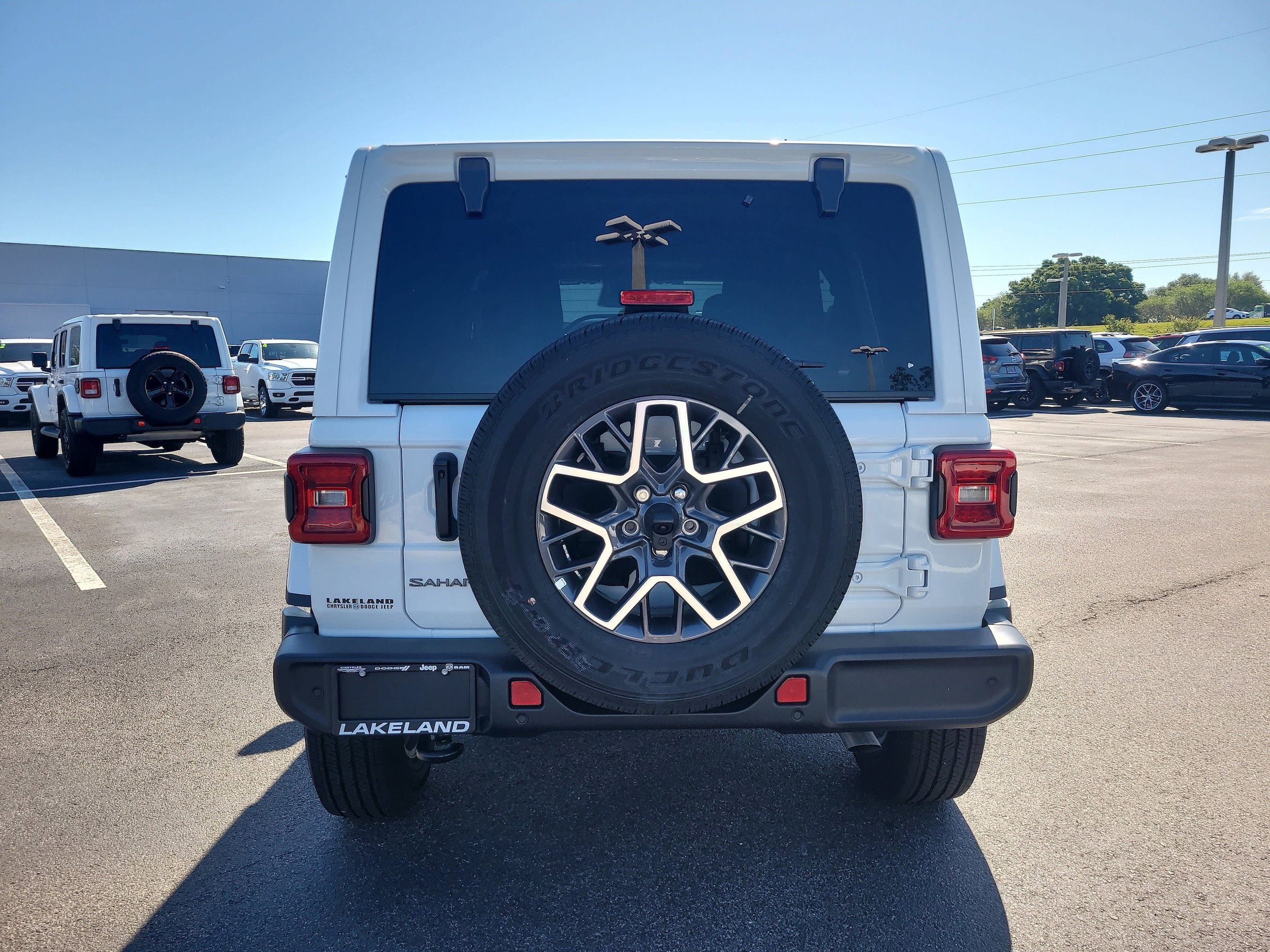 New 2026 Jeep Wrangler Unlimited Sahara AWD/4WD image 7