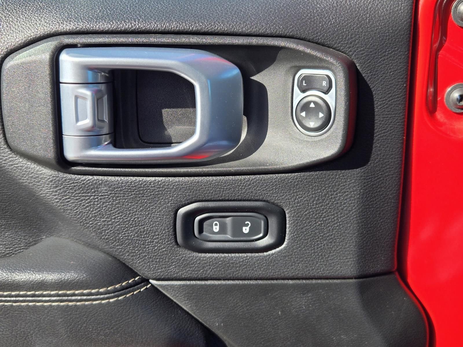 Used 2022 Jeep Wrangler Unlimited Sahara image 23