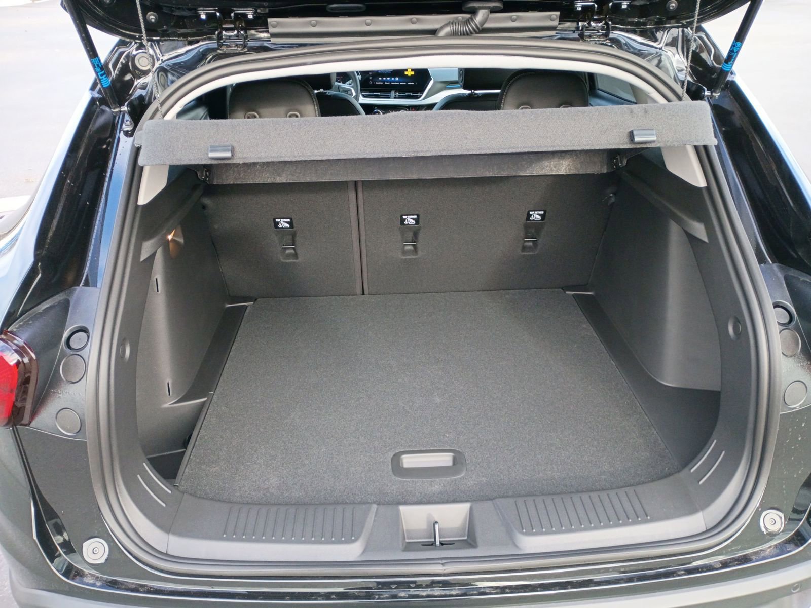 New 2026 Chevrolet Trax LT w/ Sunroof Package image 23