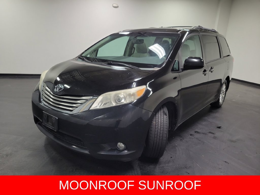 Used 2013 Toyota Sienna XLE FWD image 4