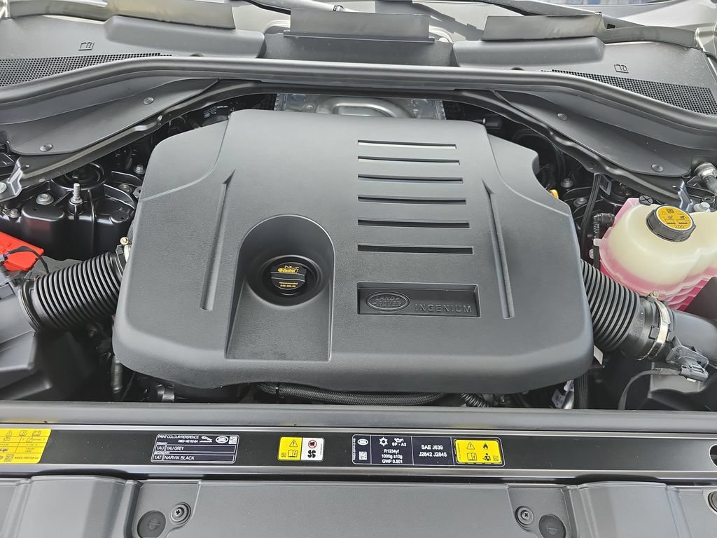 New 2026 Land Rover Range Rover Long Wheelbase SE AWD/4WD image 33