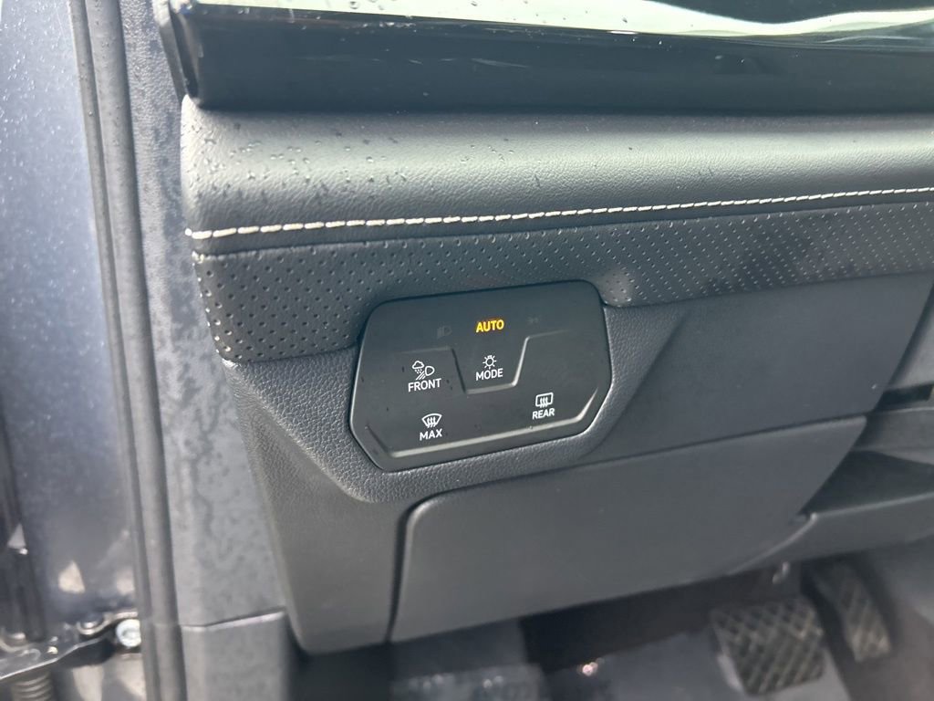 Used 2024 Volkswagen Atlas SE image 38