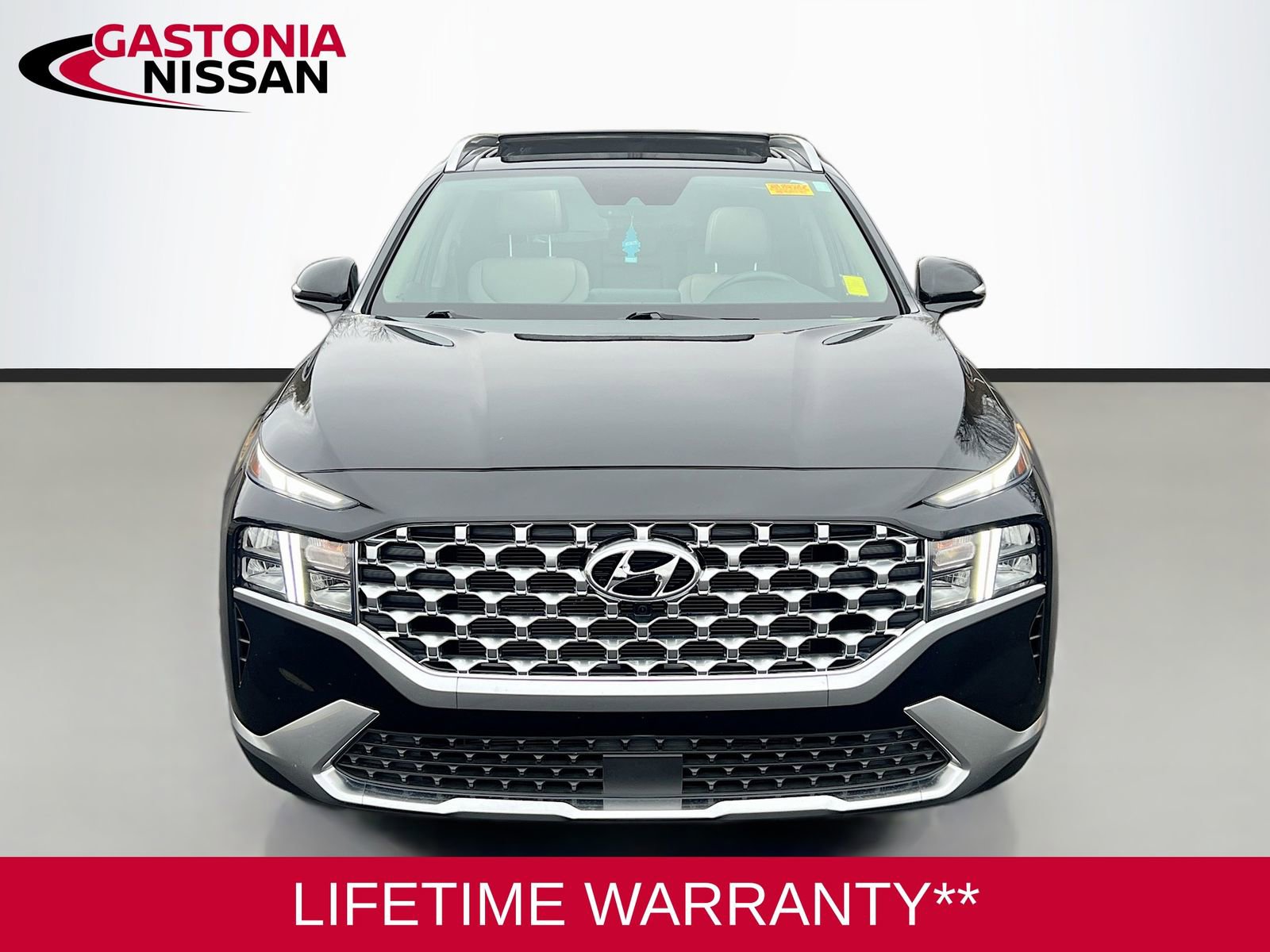 Used 2023 Hyundai Santa Fe SEL w/ Premium Package image 2