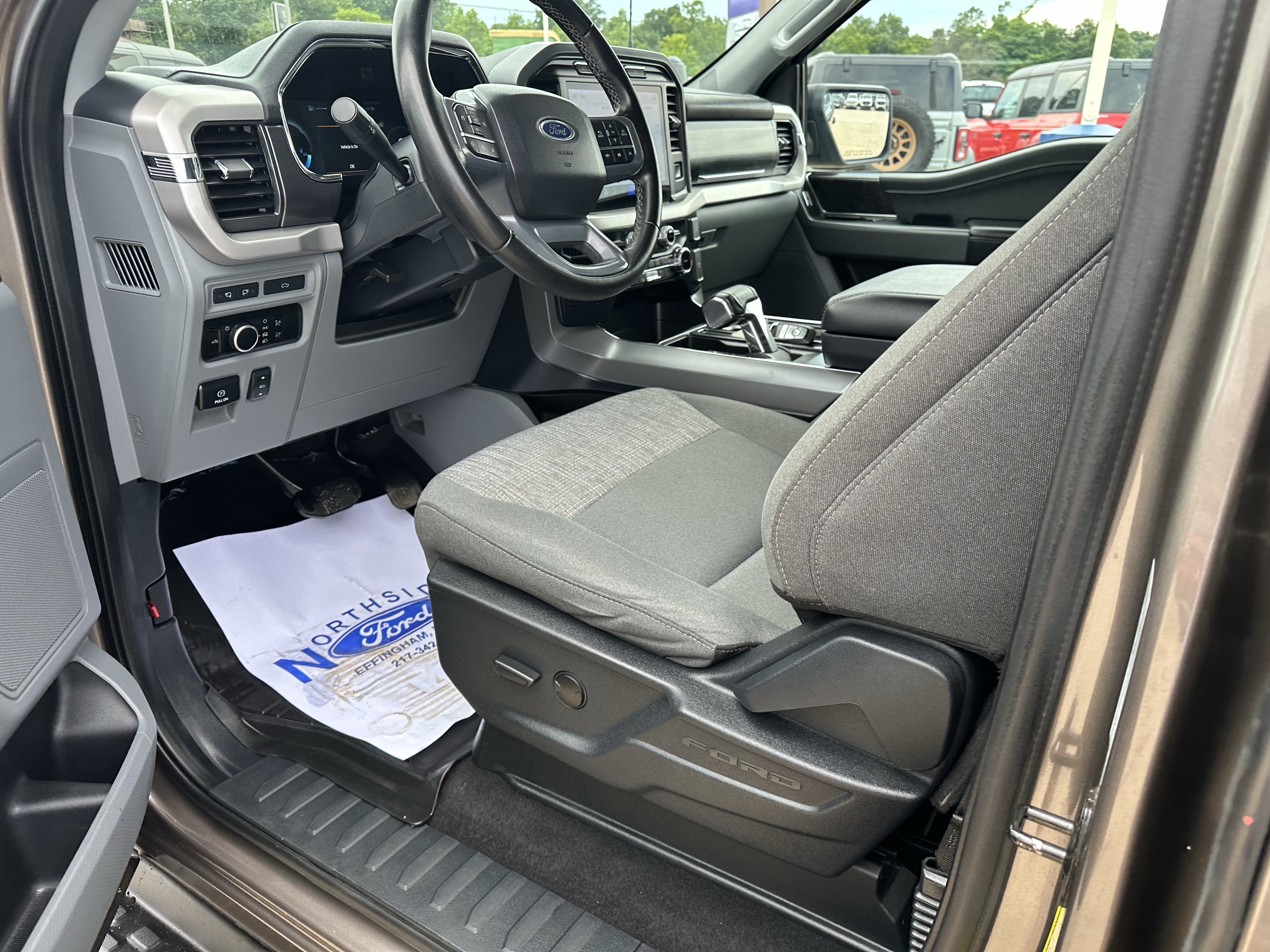Used 2023 Ford F150 Lightning XLT AWD/4WD image 19