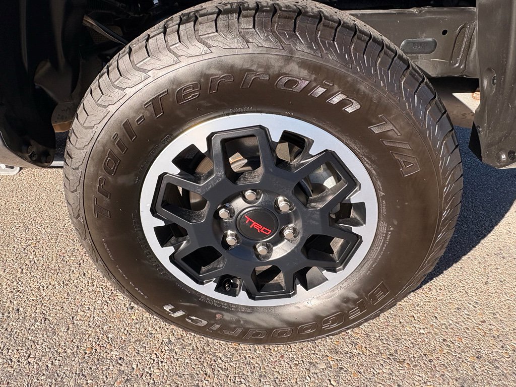 Used 2024 Toyota Tacoma TRD Off-Road image 9