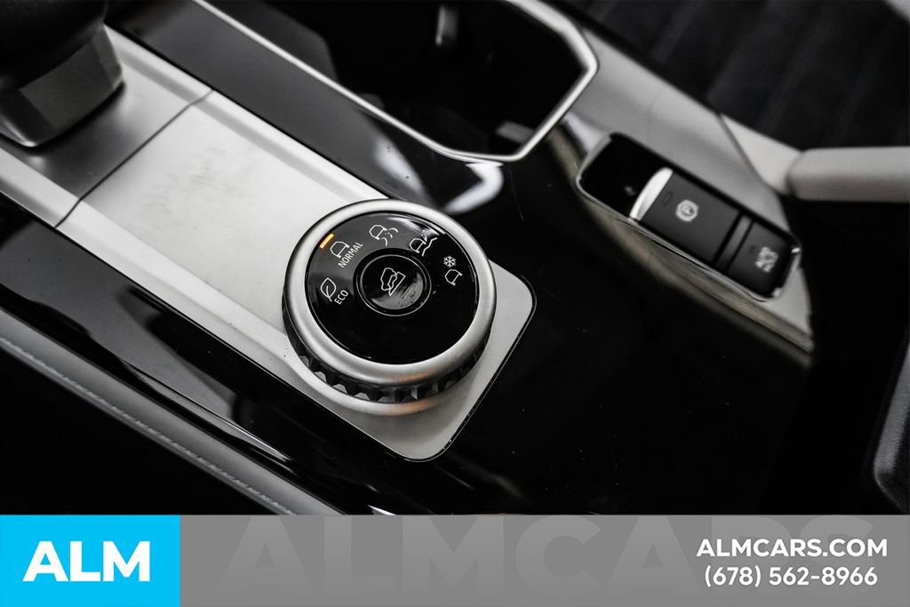 Used 2025 Mitsubishi Outlander SE image 44