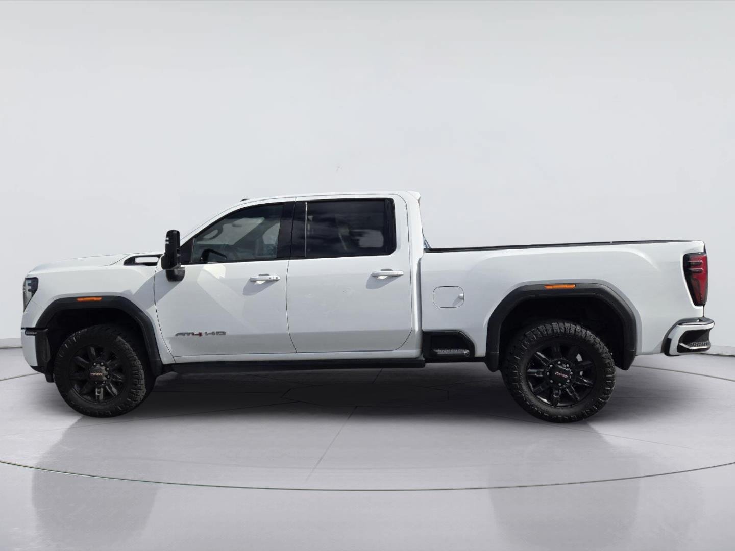 Used 2024 GMC Sierra 2500 AT4 w/ AT4 Premium Plus Package AWD/4WD image 5