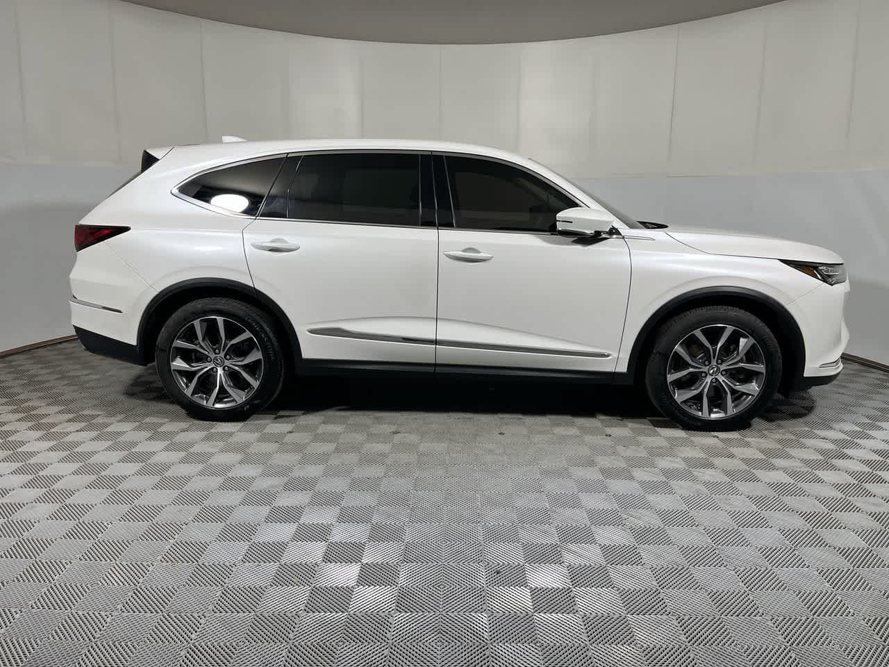 Certified 2024 Acura MDX SH-AWD w/ Technology Package image 9