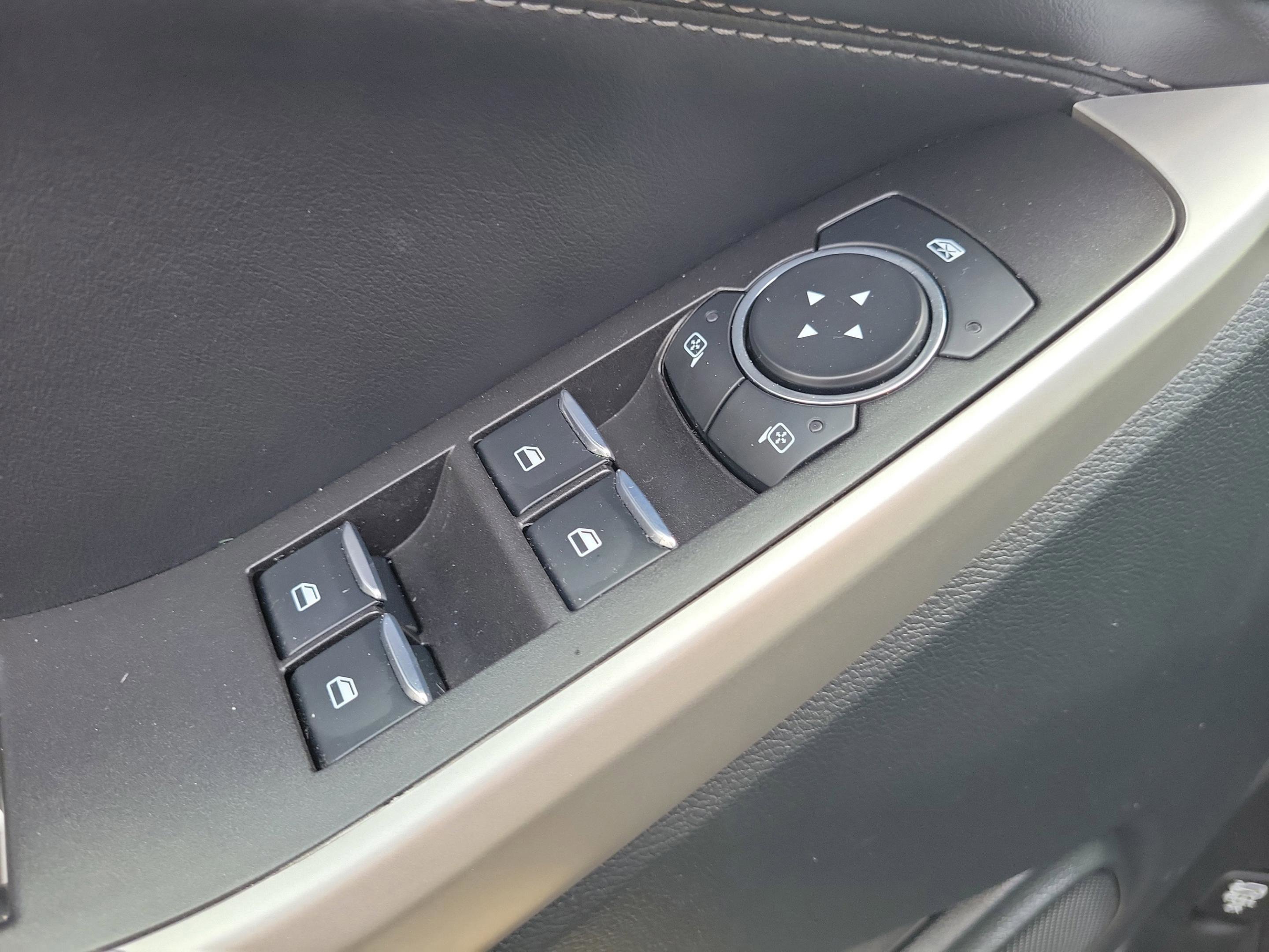 Used 2023 Ford Explorer XLT w/ Equipment Group 202A AWD/4WD image 21