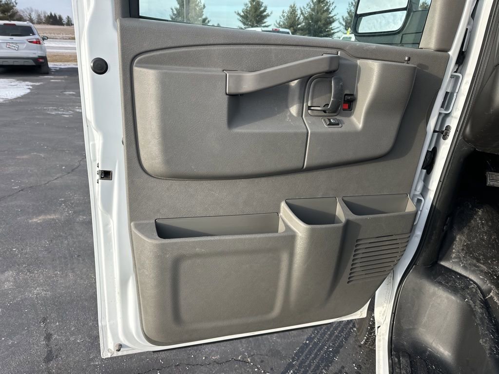 Used 2025 Chevrolet Express 2500 Extended w/ Communications Package image 19
