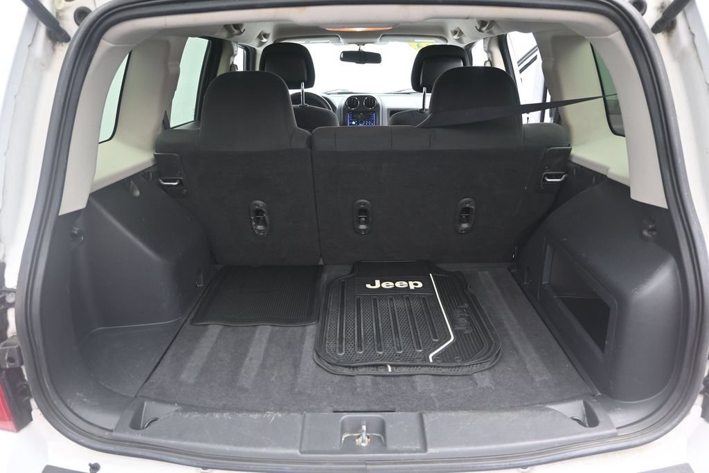 Used 2014 Jeep Patriot Sport w/ Power Value Group AWD/4WD image 16