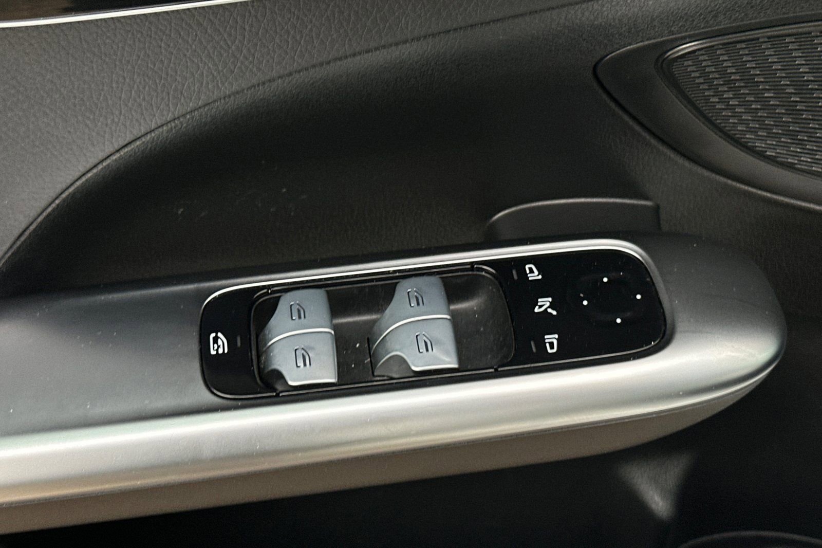 Certified 2023 Mercedes-Benz C 300 Sedan image 27