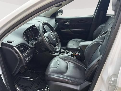 Used 2019 Jeep Cherokee Limited AWD/4WD image 8