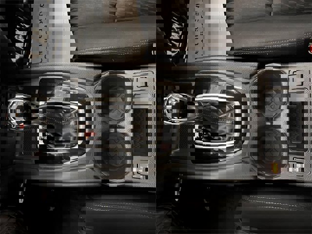 Used 2020 Nissan Rogue SV image 29