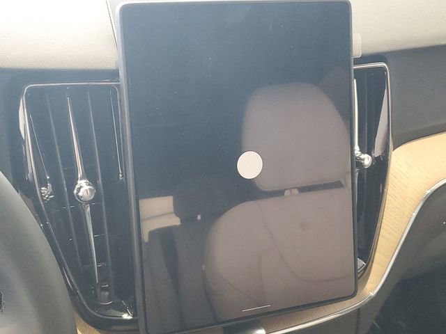 New 2026 Volvo XC60 B5 Core w/ Climate Package image 10