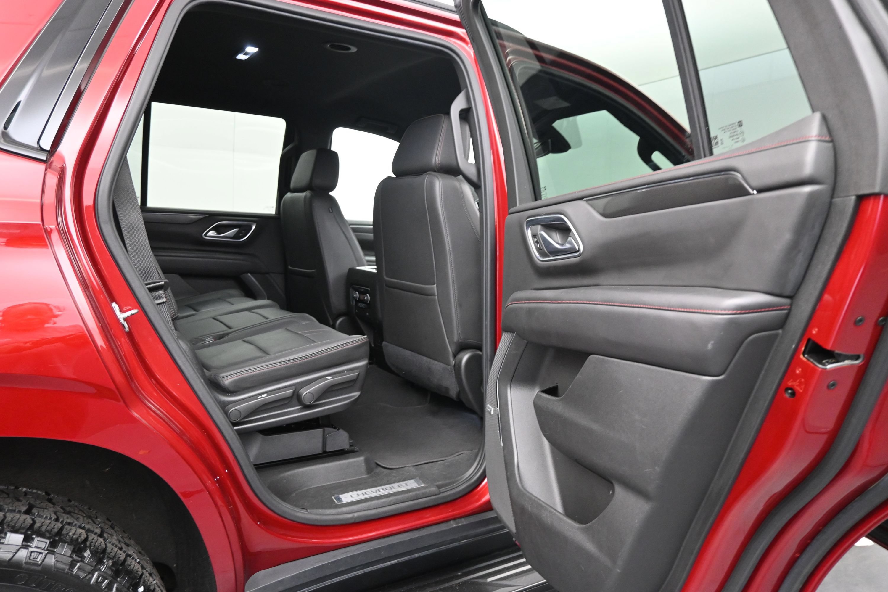 Used 2021 Chevrolet Tahoe RST AWD/4WD image 13