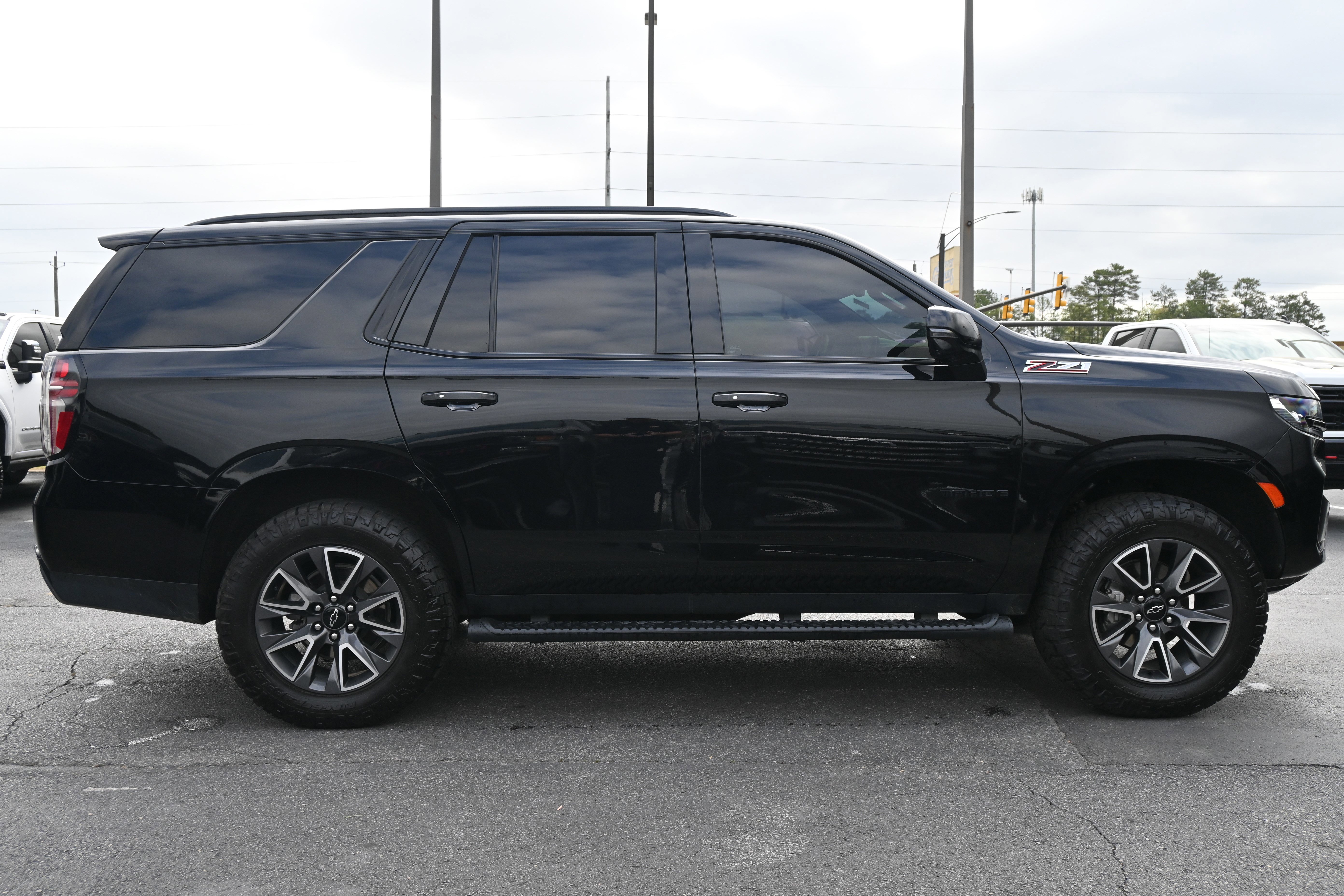 Used 2024 Chevrolet Tahoe Z71 w/ Luxury Package AWD/4WD image 11