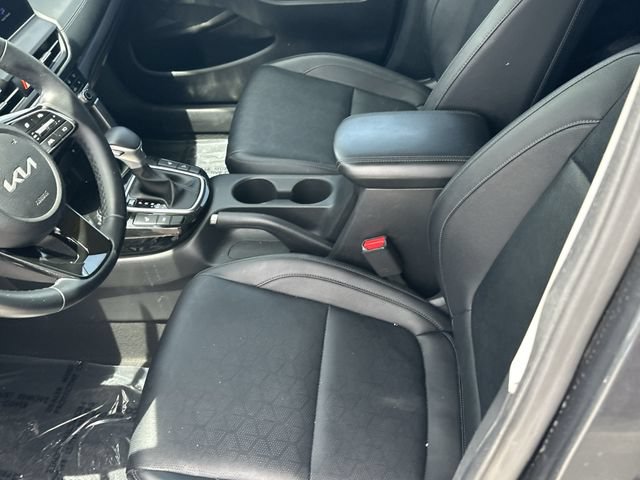 Used 2024 Kia Seltos EX FWD image 15