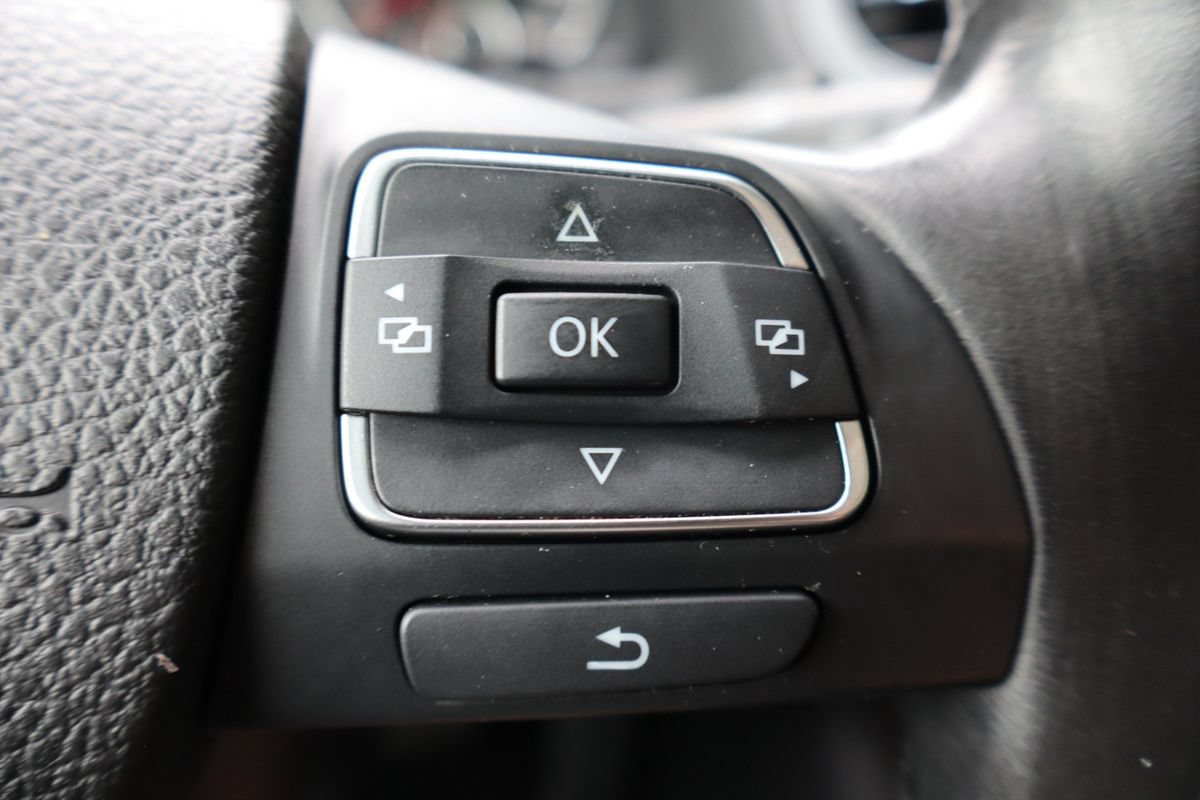 Used 2014 Volkswagen Tiguan SEL AWD/4WD image 31