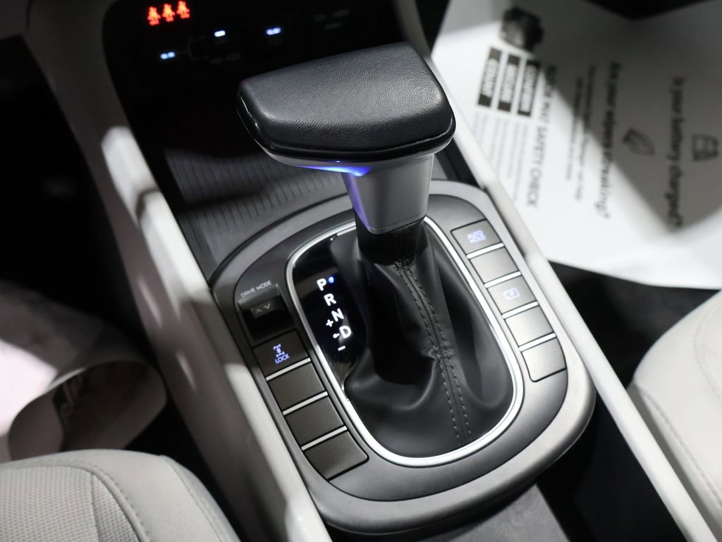 Used 2025 Hyundai Kona SEL image 32