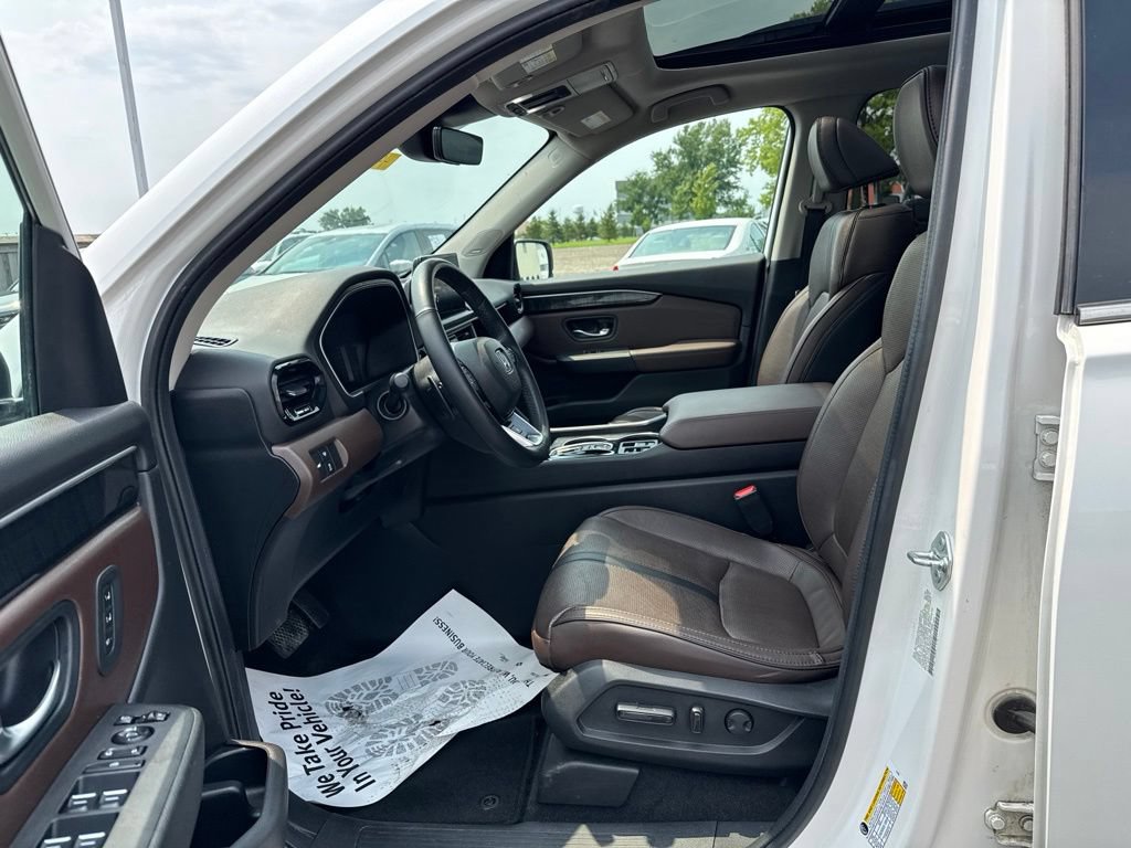 Used 2025 Honda Pilot Elite image 35