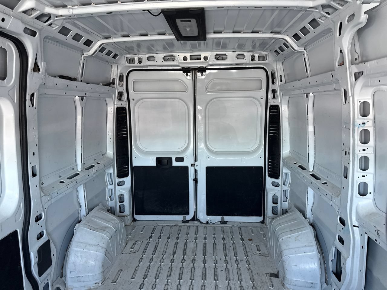 Used 2024 RAM ProMaster 2500 w/ Convenience Group FWD image 26