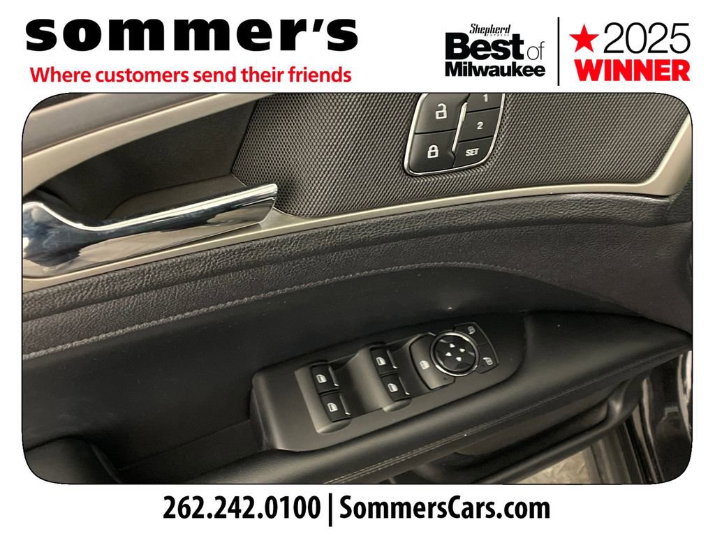 Used 2020 Lincoln MKZ image 11