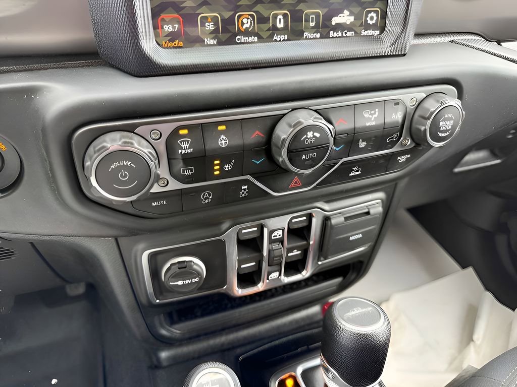 Used 2022 Jeep Gladiator Willys image 18