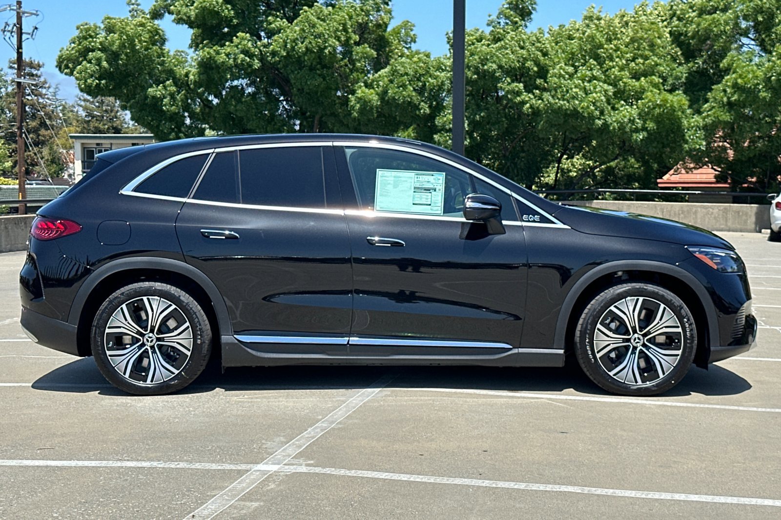 New 2025 Mercedes-Benz EQE 350+ 4MATIC SUV image 2