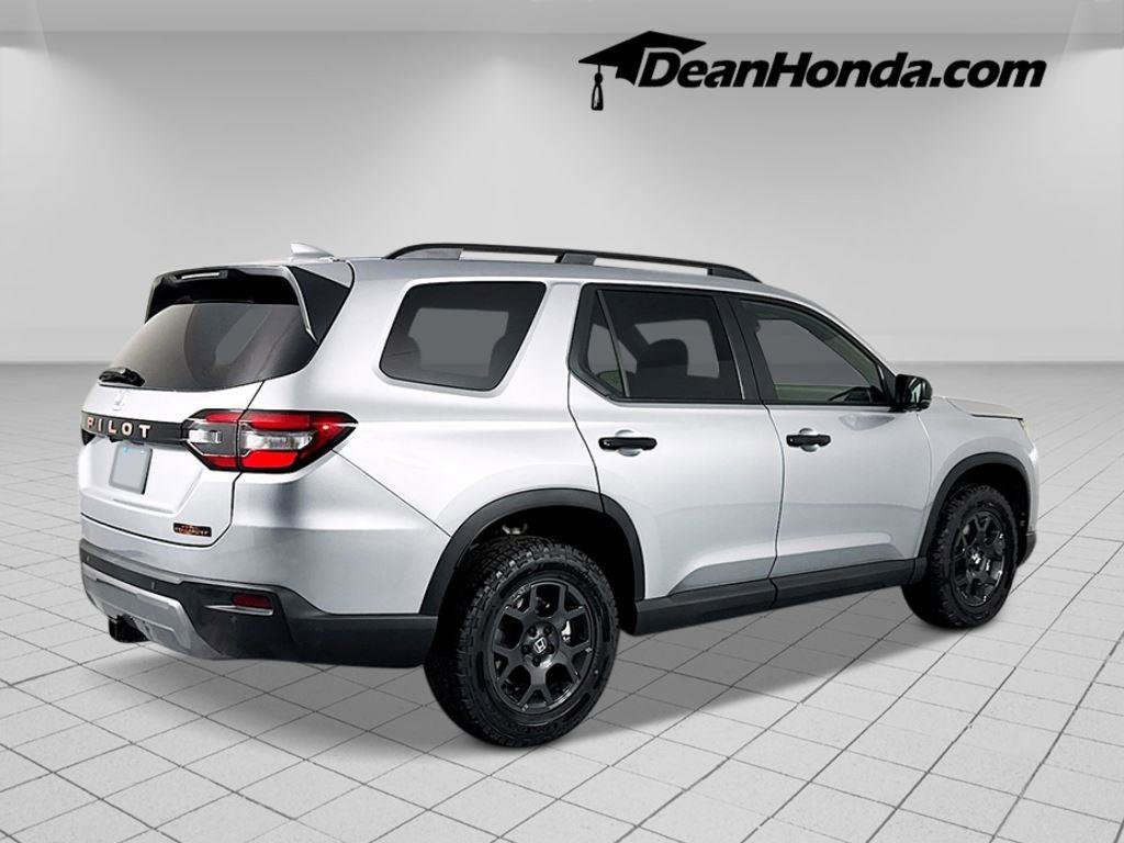 New 2026 Honda Pilot TrailSport image 5