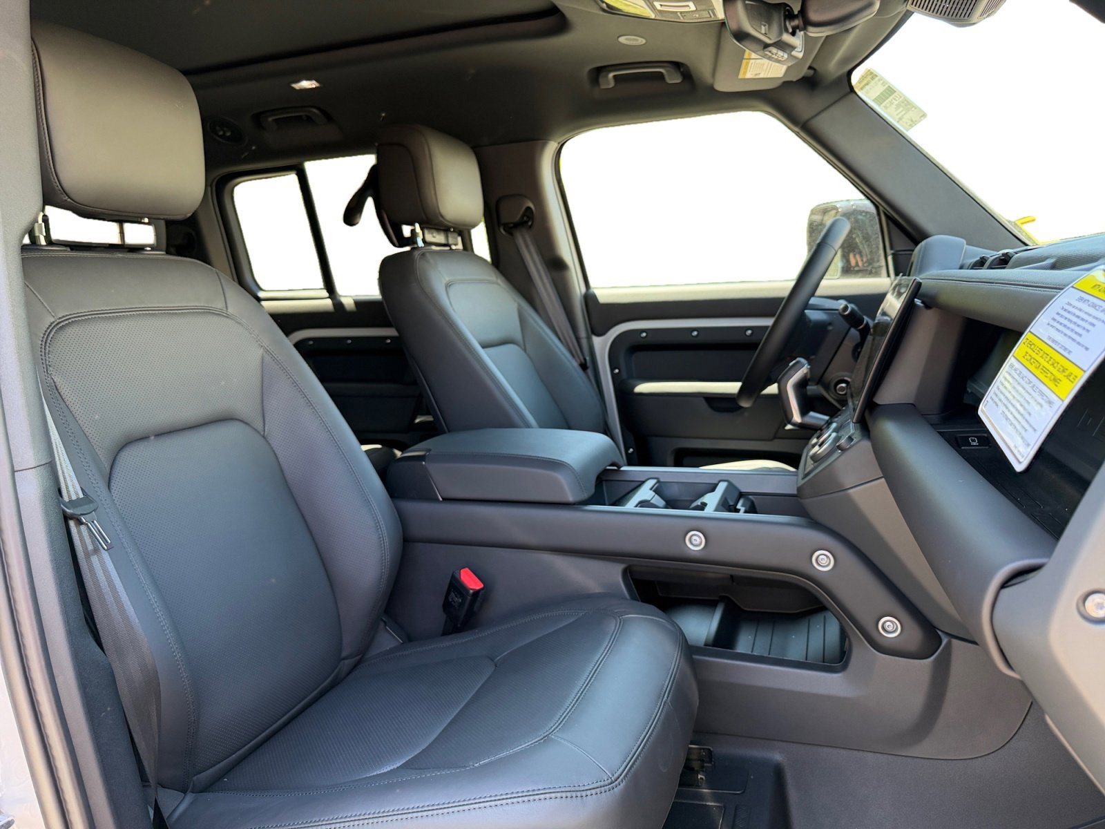 New 2026 Land Rover Defender 130 X-Dynamic SE AWD/4WD image 22