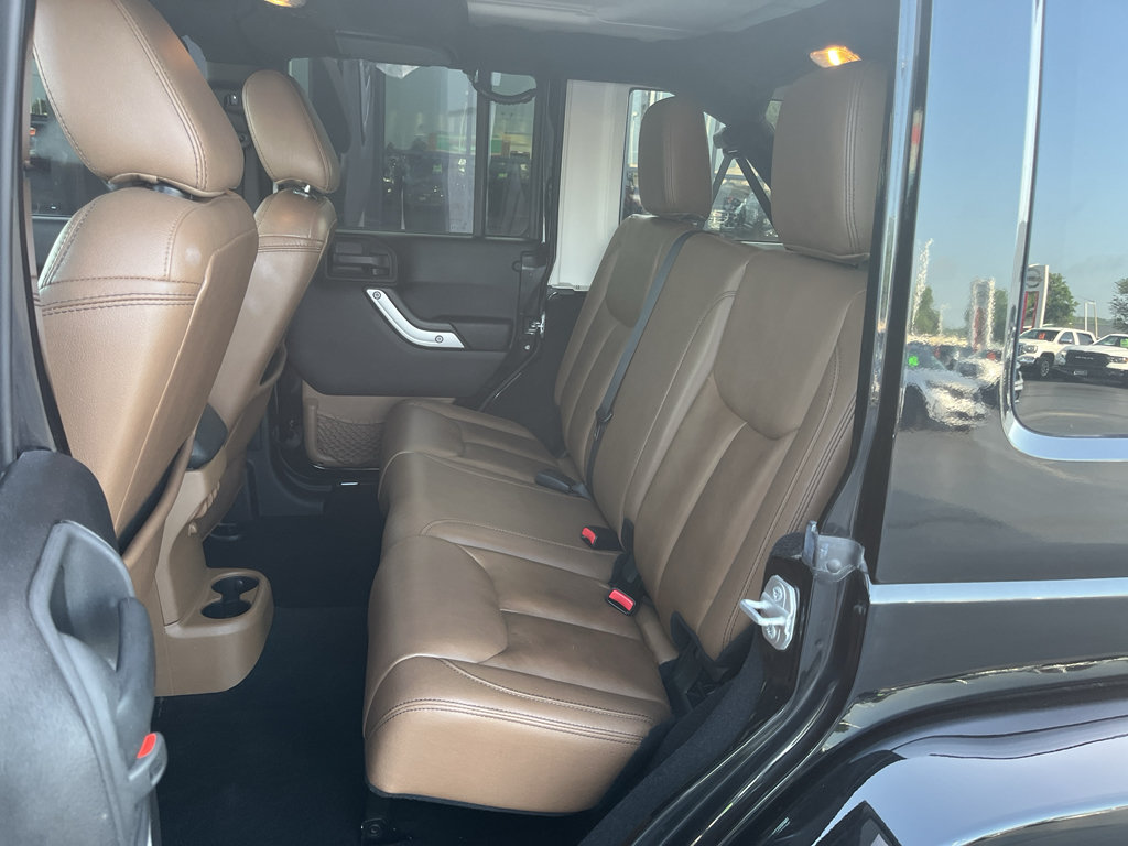 Used 2015 Jeep Wrangler Unlimited Sahara w/ Mopar Chrome Edition Group AWD/4WD image 26
