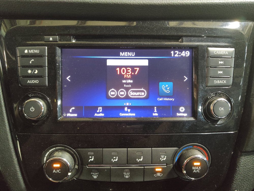 Used 2020 Nissan Rogue S FWD image 25