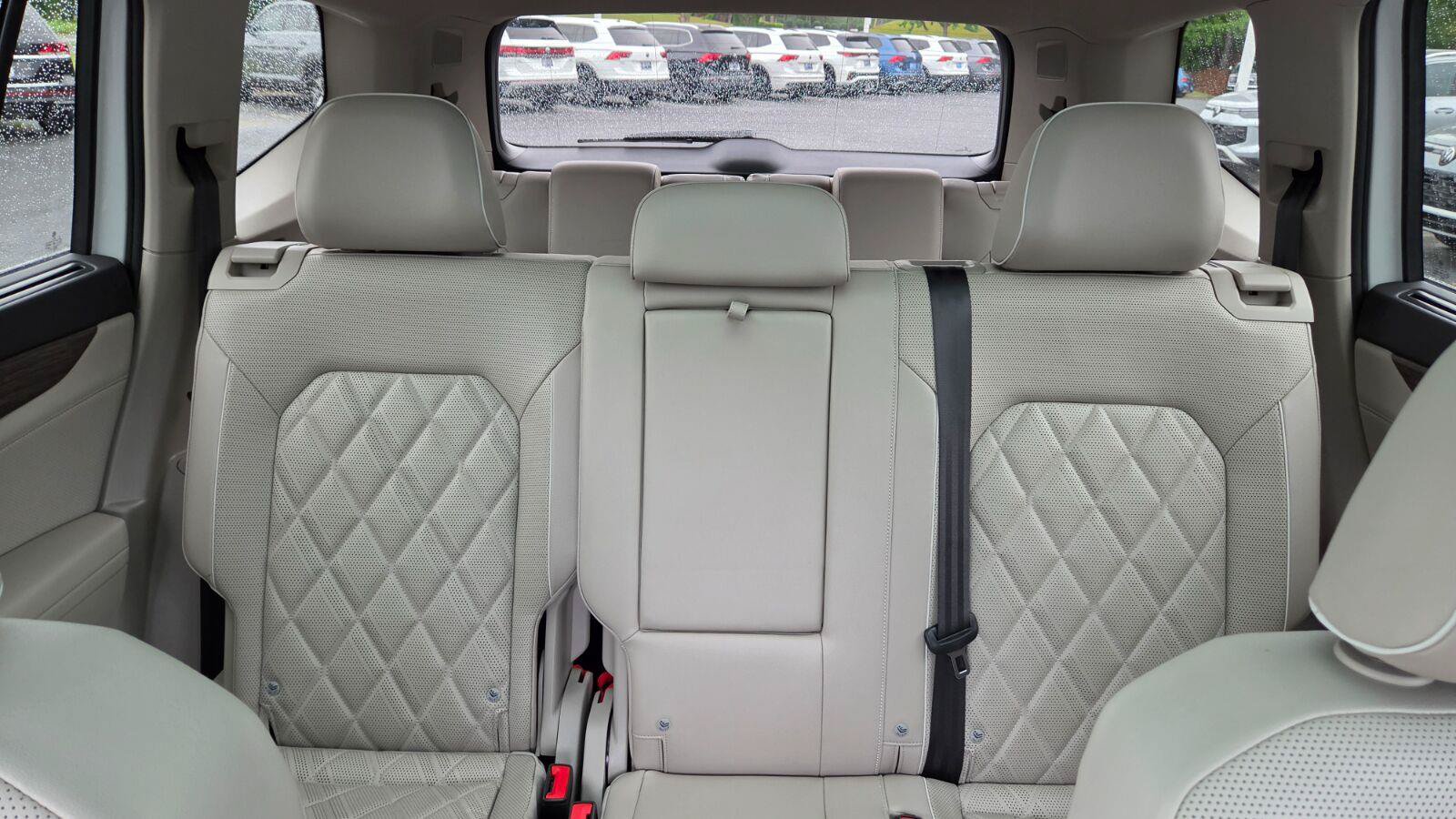 Used 2024 Volkswagen Atlas SEL Premium R-Line AWD/4WD image 47
