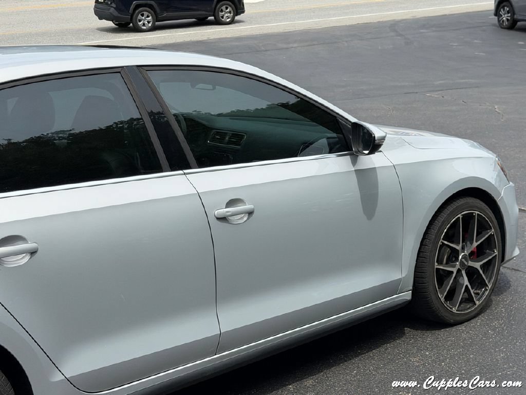 Used 2013 Volkswagen Jetta GLI Autobahn FWD image 40