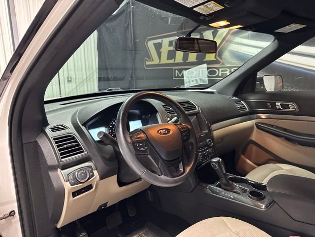 Used 2019 Ford Explorer XLT w/ Equipment Group 201A FWD image 5