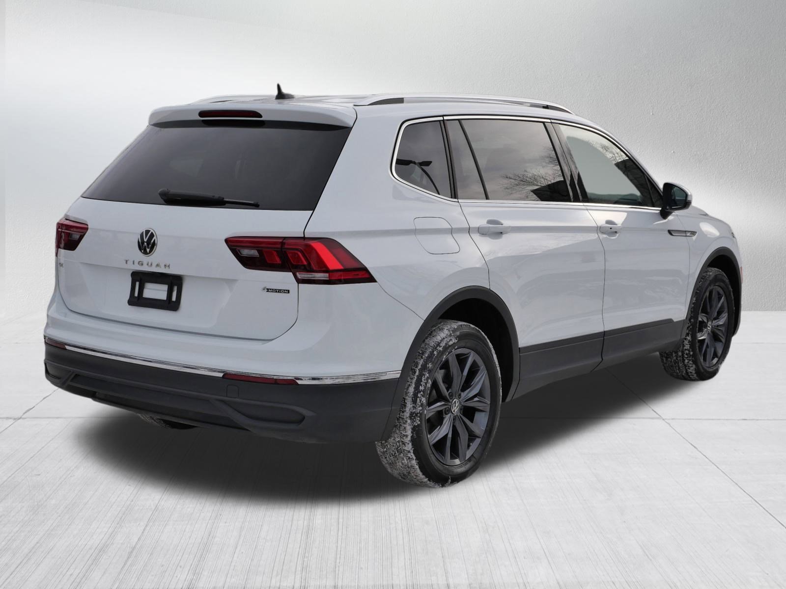 Certified 2022 Volkswagen Tiguan SE image 7