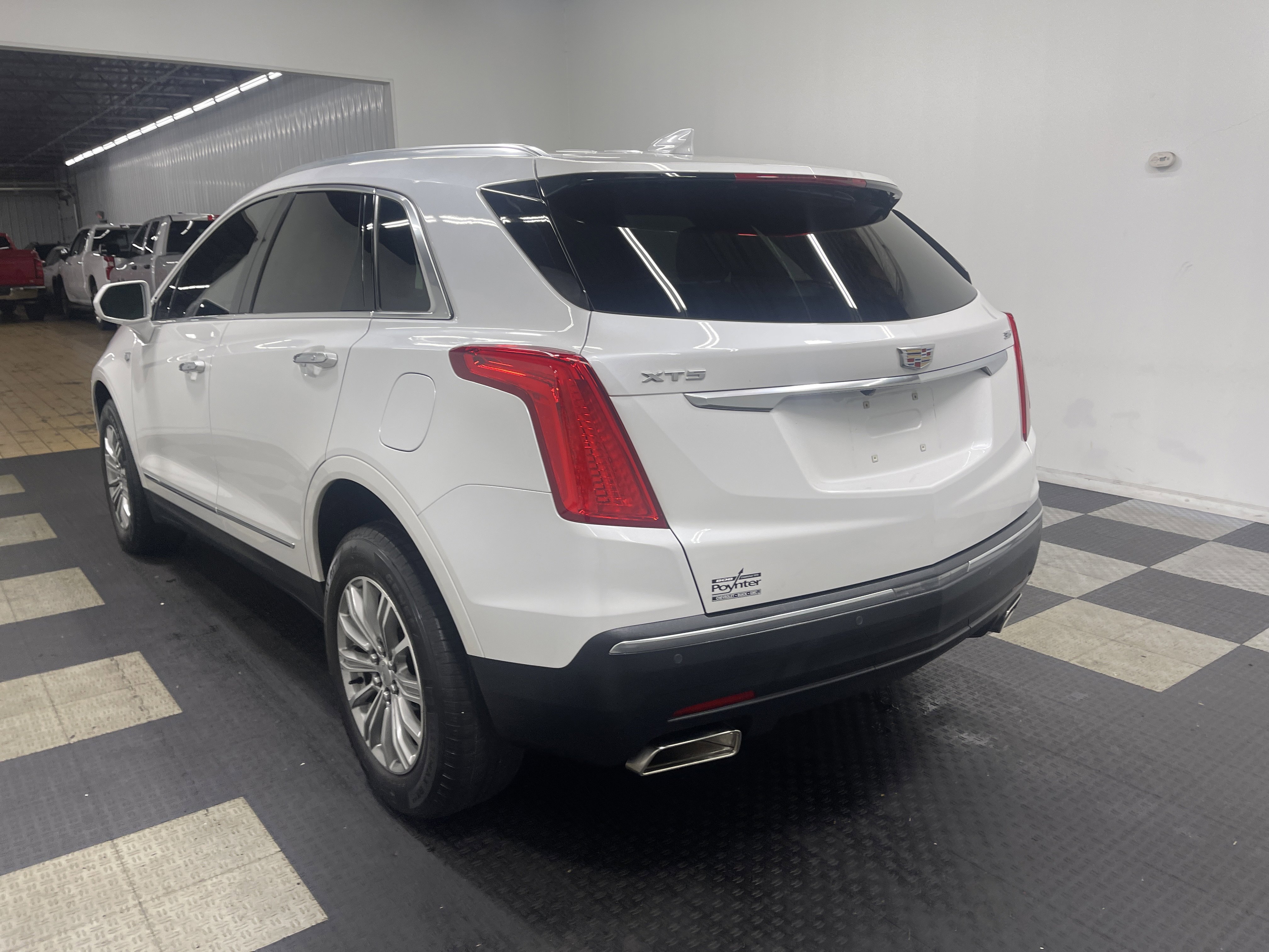 Used 2019 Cadillac XT5 Luxury image 2