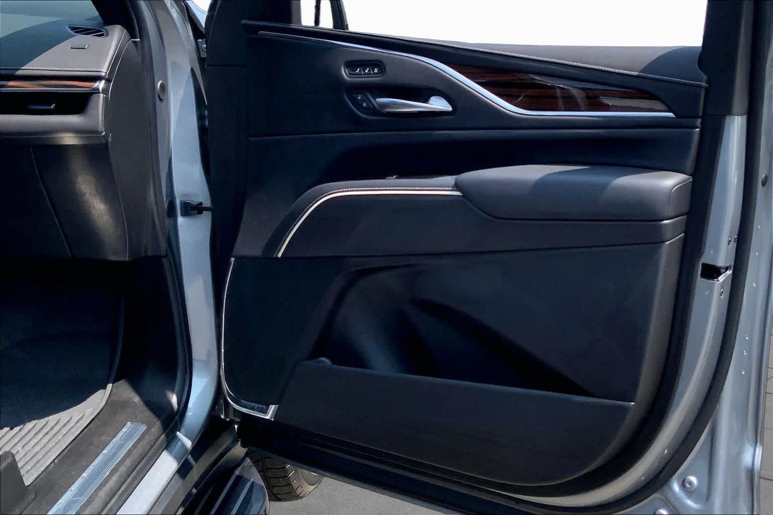 Used 2023 Cadillac Escalade Premium Luxury w/ LPO, Floor Liner Package AWD/4WD image 22