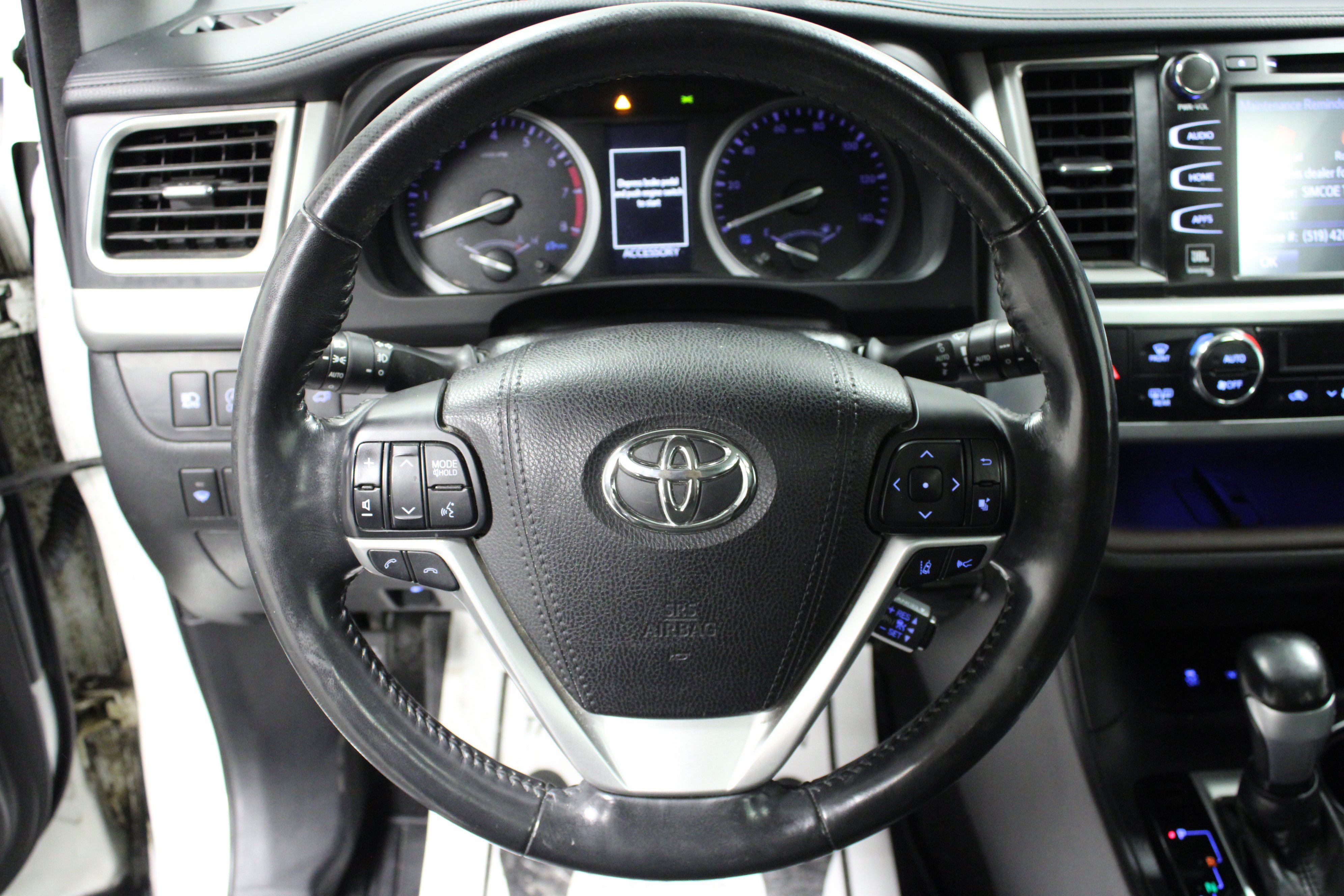 Used 2018 Toyota Highlander Limited AWD/4WD image 18